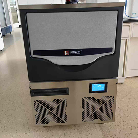 2臺(tái)100公斤雪花制冰機(jī)交付重慶某口腔醫(yī)院